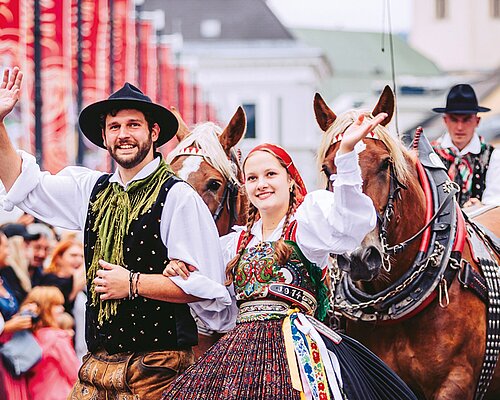Am Samstag findet der große Trachtenumzug statt Trachtenfestzug am Villacher Kirchtag