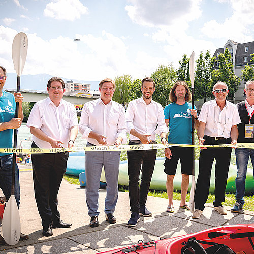 Gruppenfoto Eröffnung Freizeitbase in Villach