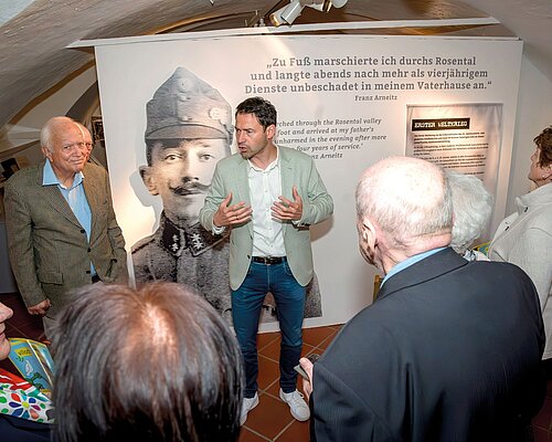 Die neue Sonderausstellung "Wie Kriege enden" im Stadtmuseum Villach Ausstellungsführung im Stadtmuseum Villach