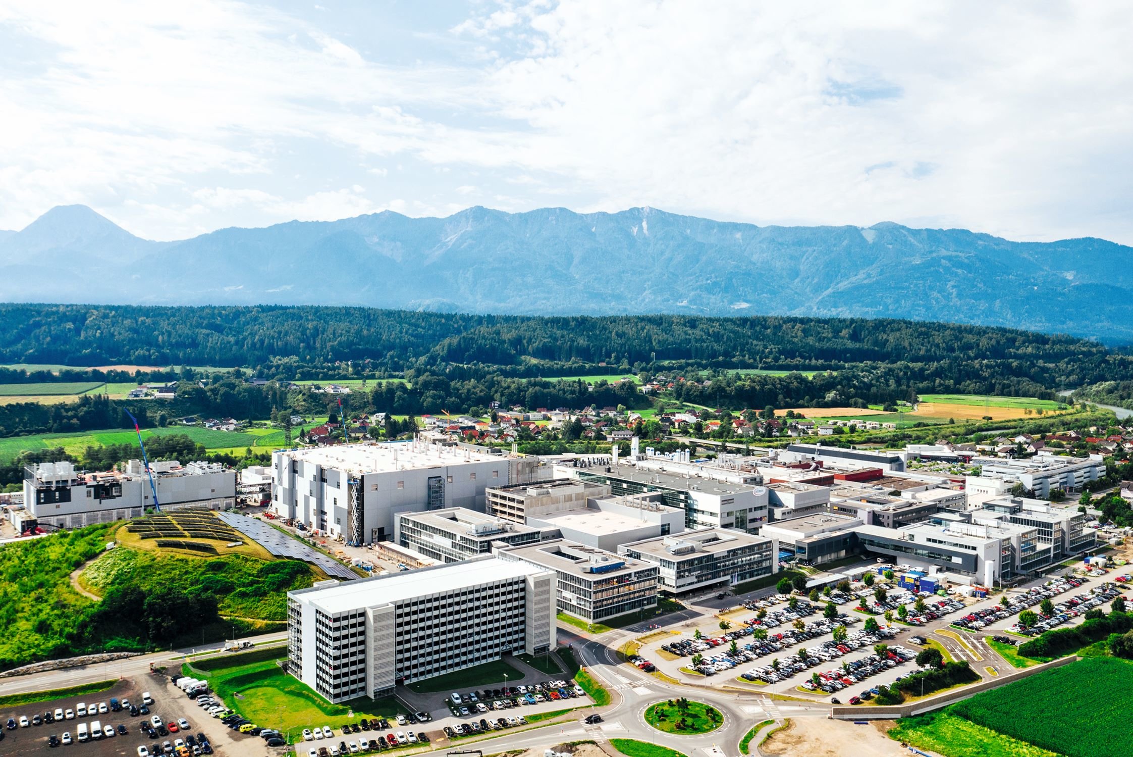 Luftbild des Infineon Geländes in Villach