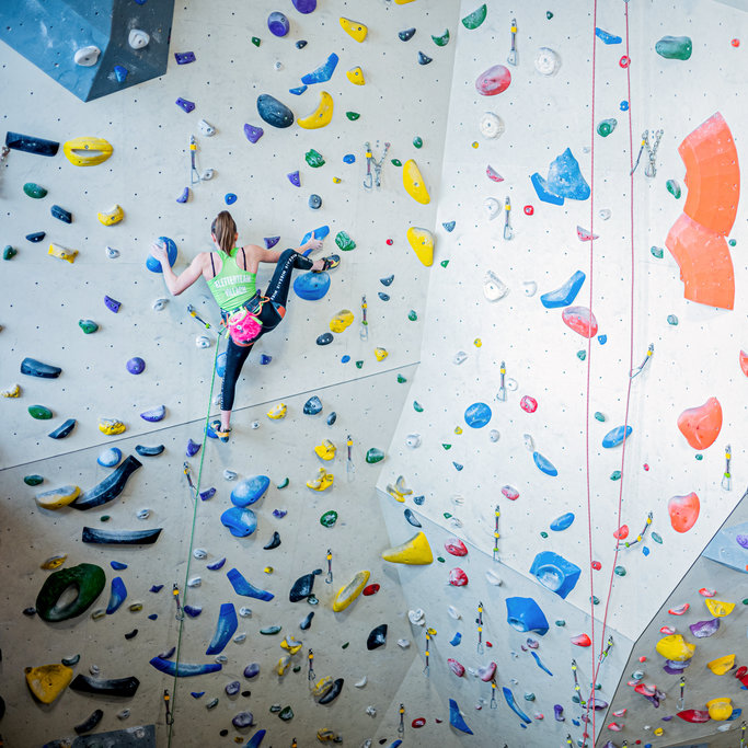 At the Kletterhalle Villach it is possible to boulder and climbing with a rope