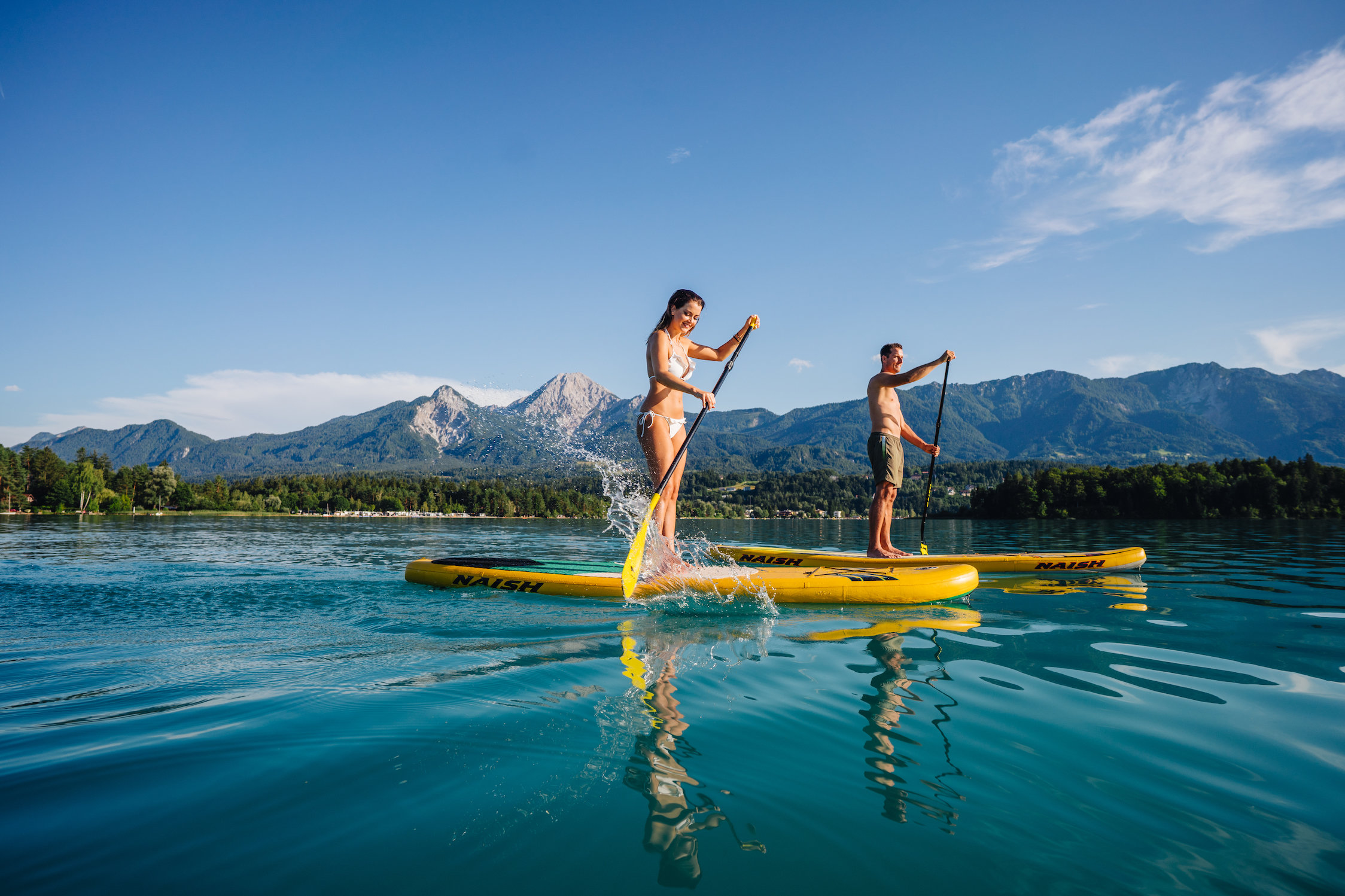  Stand up paddel boarders at Lake Faak