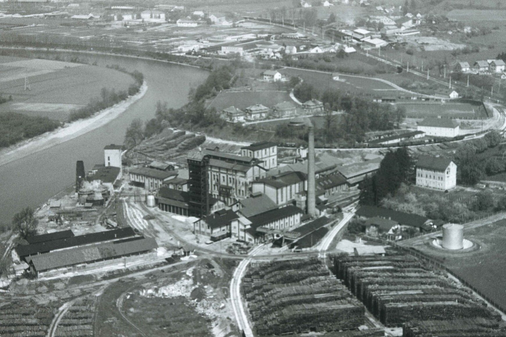 Das Zellstoffwerk in St. Magdalen Die Zellulosefabrik in Villach