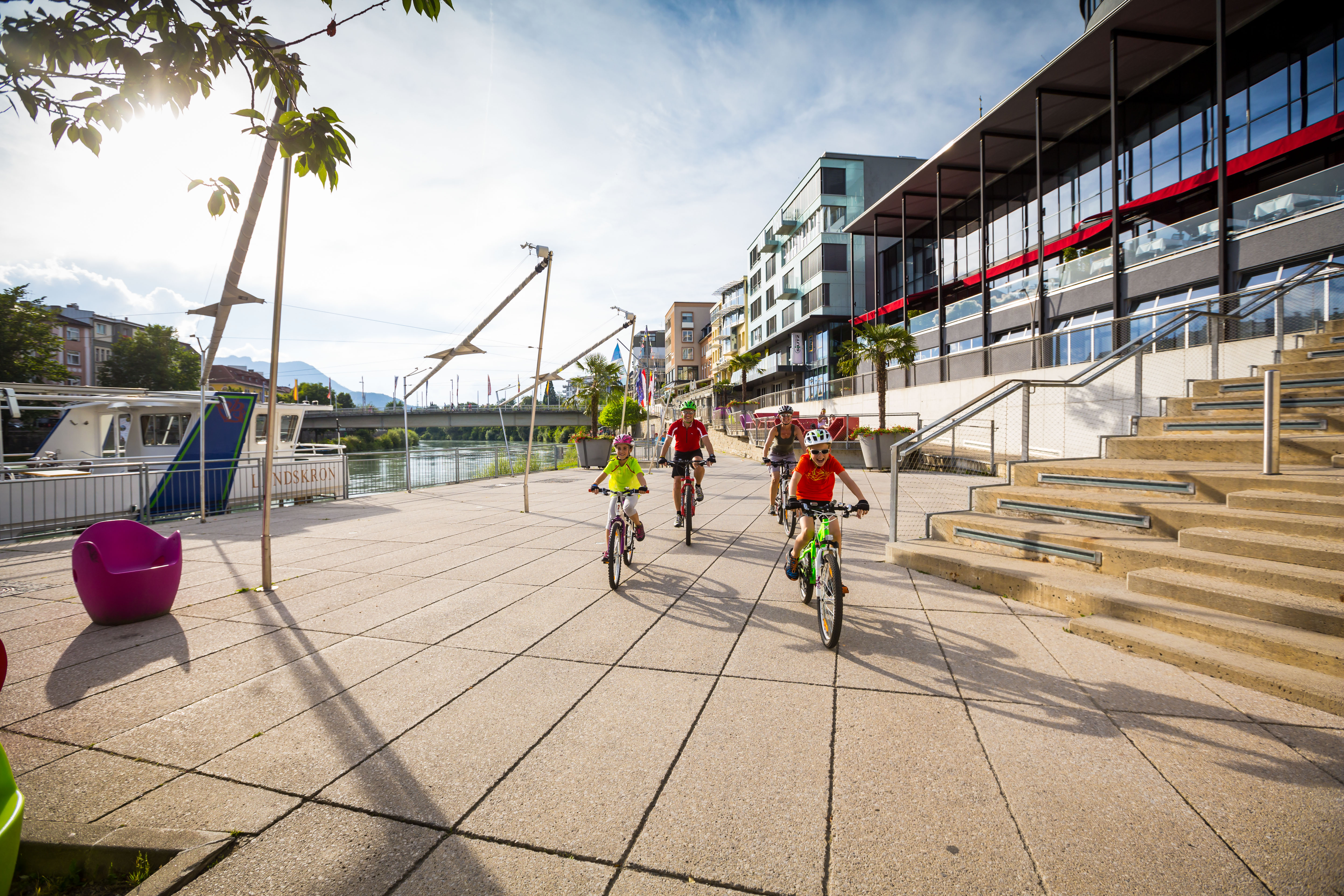 The Drauradweg infront of the congress center Villach