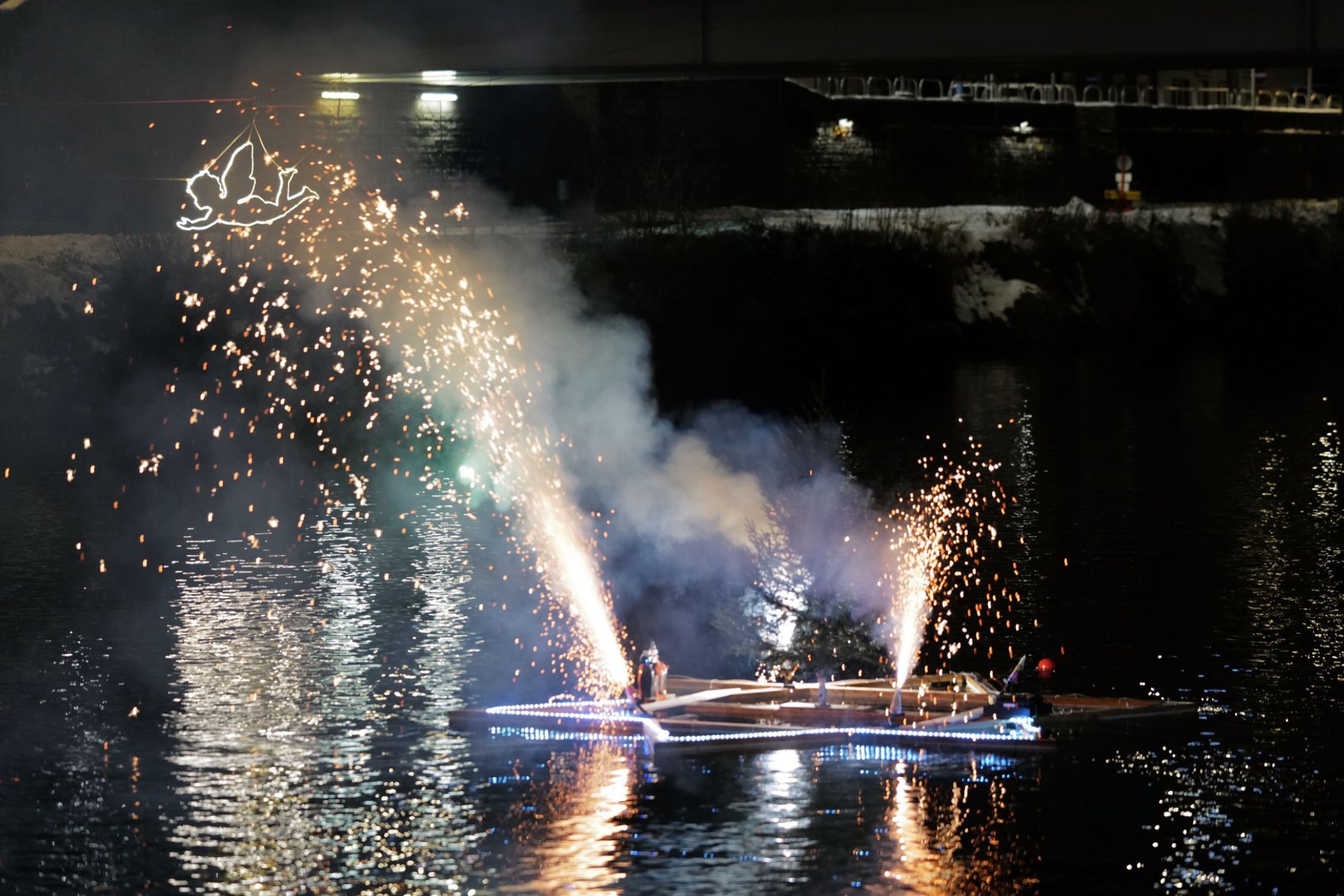 Lichtershow an der Drau