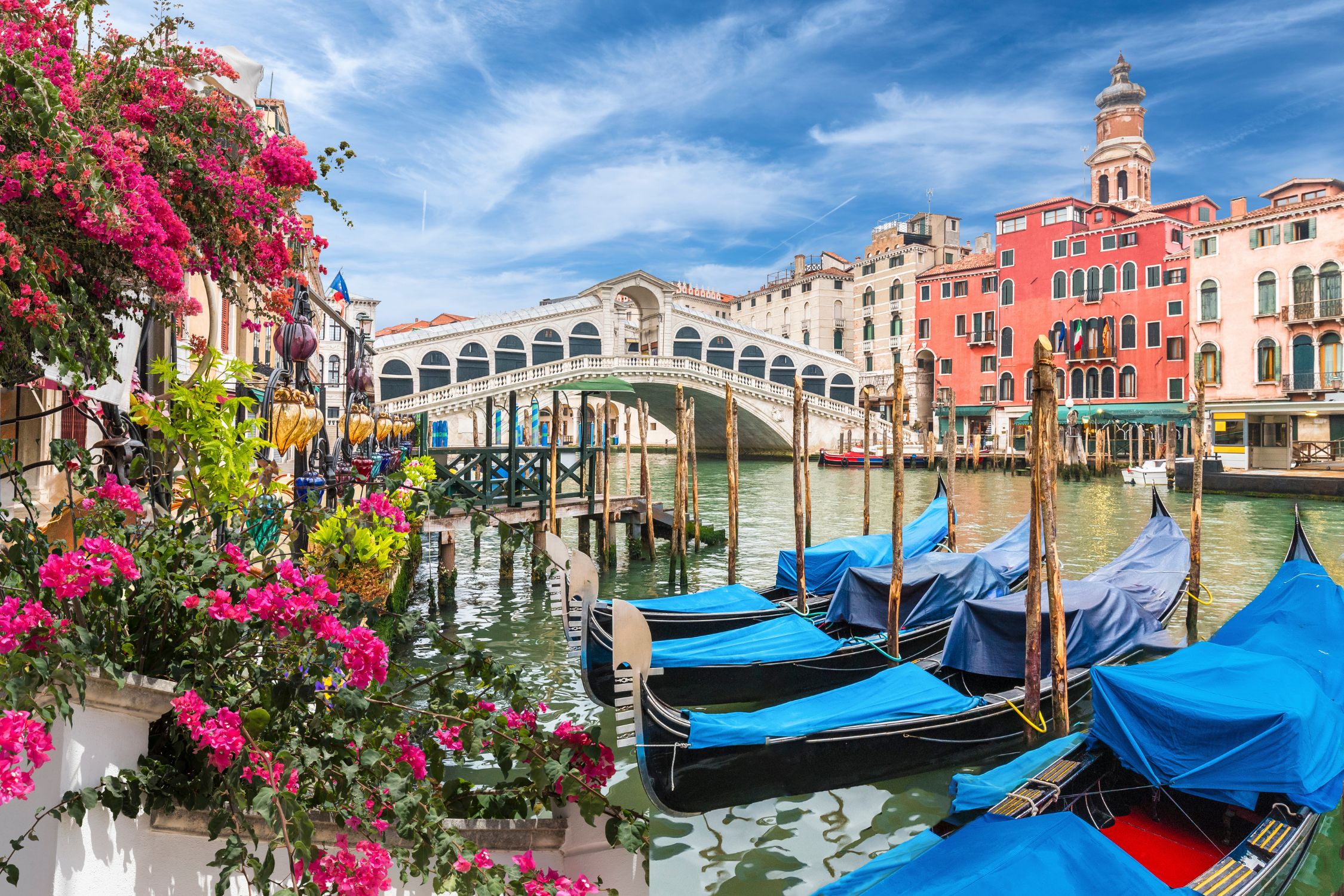 Canale Grande in Venedig mit Gondeln