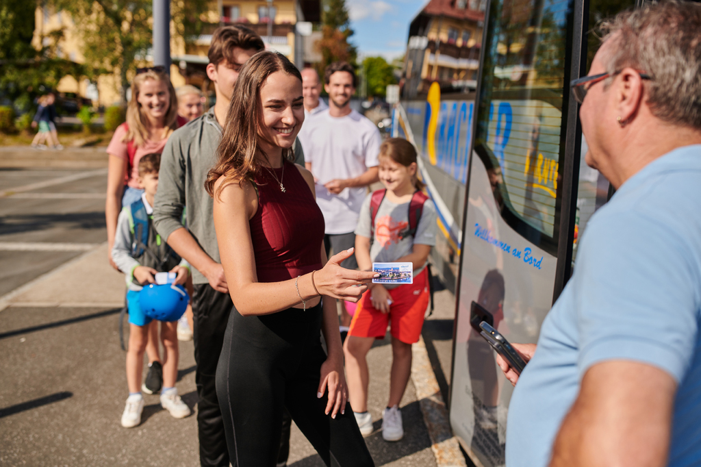 Hop on the bicycle bus with the Erlebnis Card Hop on the bicycle bus with the Erlebnis Card