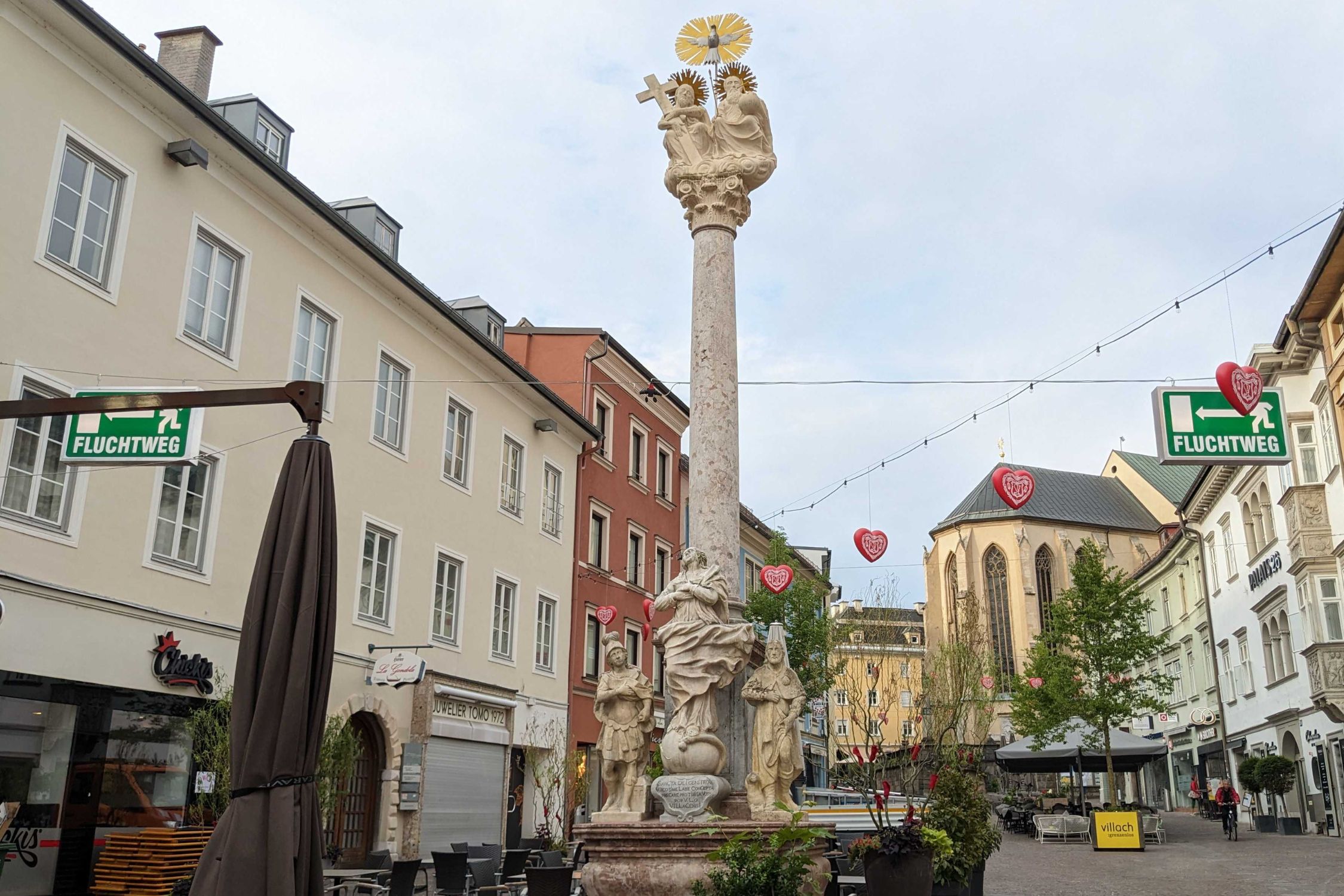 Dreifaltigkeitssäule am Hauptplatz Villach