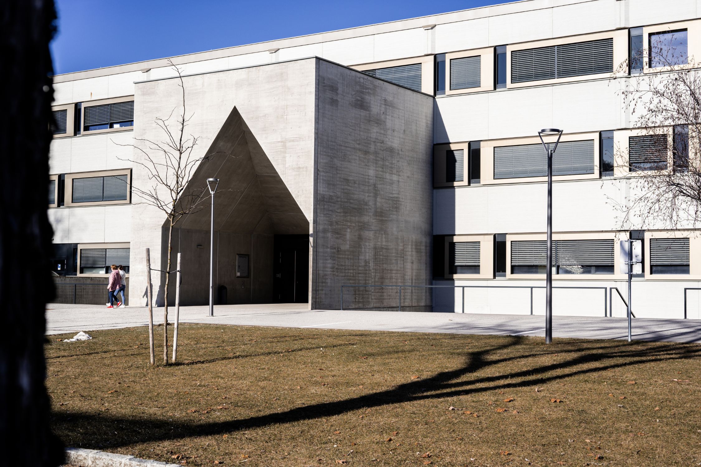 Eingang der HTL Villach