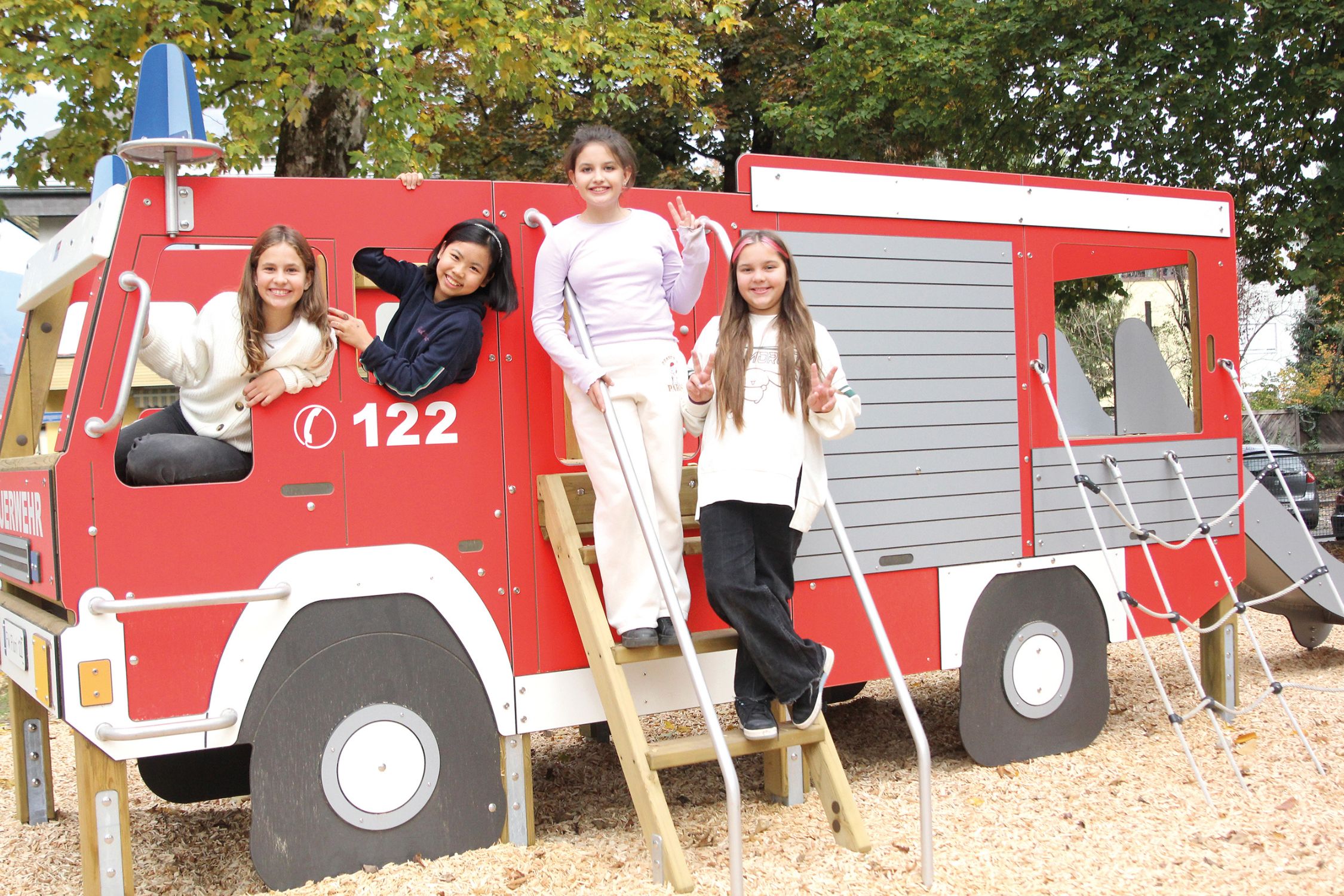Kinder am Feuerwehrspielplatz