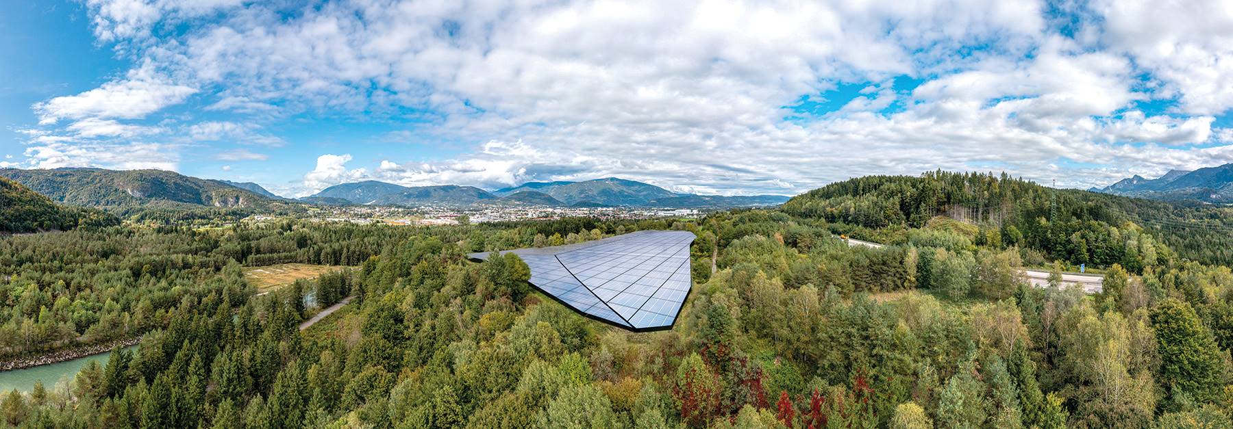 Panoramafoto einer Photovoltaikanlage