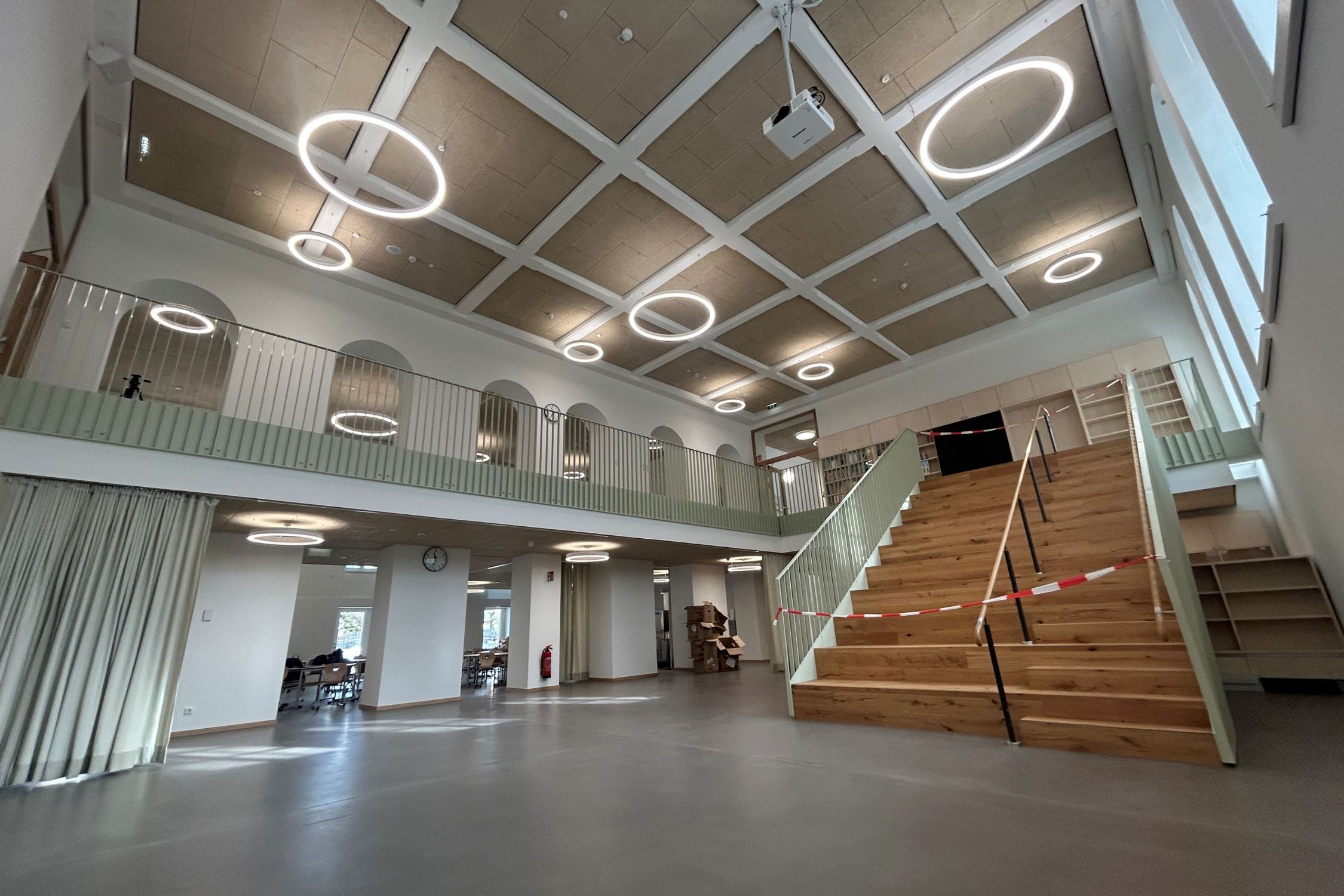 Stiegenaufgang im neuen Bildungscampus