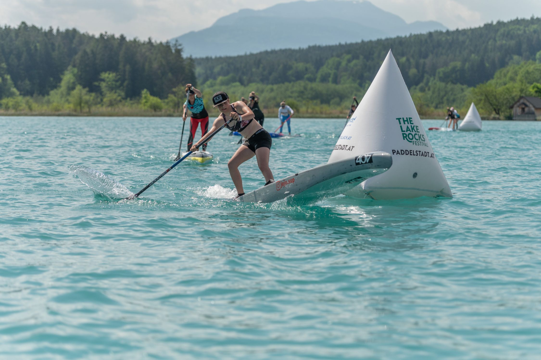 Standup paddling race