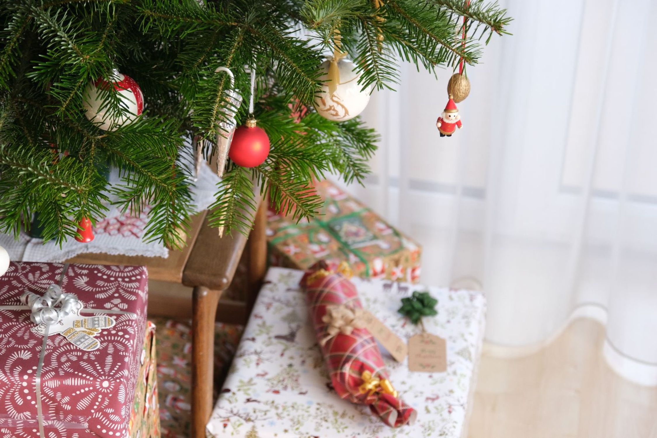 Christmas tree with presents